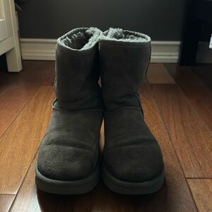 UGG Classic Short Grey Size 7